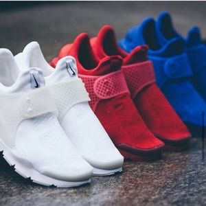 Nike Triple-red Independence Day Sock Darts Size 5